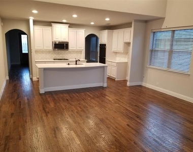 2113 Burke Drive - Photo Thumbnail 2