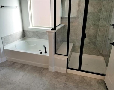 2113 Burke Drive - Photo Thumbnail 13