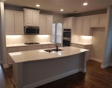 2113 Burke Drive - Photo Thumbnail 5