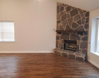 2113 Burke Drive - Photo Thumbnail 4