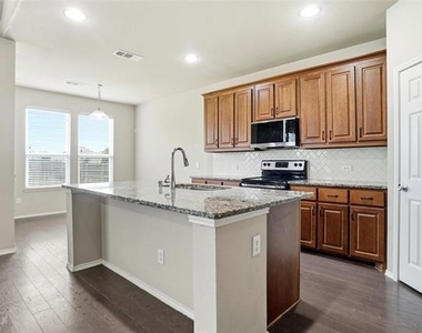 1804 Settlement Way - Photo Thumbnail 5