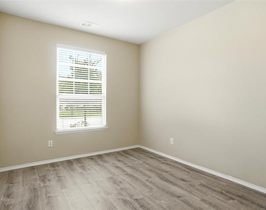 1804 Settlement Way - Photo Thumbnail 10