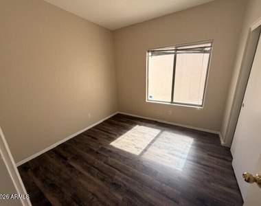 95 W 5th Avenue - Photo Thumbnail 4