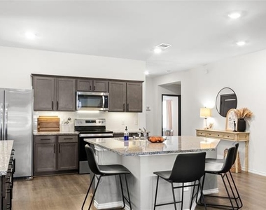 1224 Hutchings Court - Photo Thumbnail 4