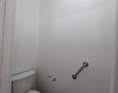 650 W Kent Place - Photo Thumbnail 25