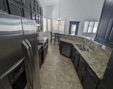 650 W Kent Place - Photo Thumbnail 10