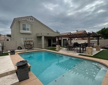 650 W Kent Place - Photo Thumbnail 3