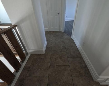 650 W Kent Place - Photo Thumbnail 31