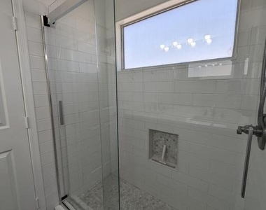 650 W Kent Place - Photo Thumbnail 36
