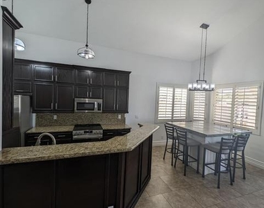650 W Kent Place - Photo Thumbnail 11