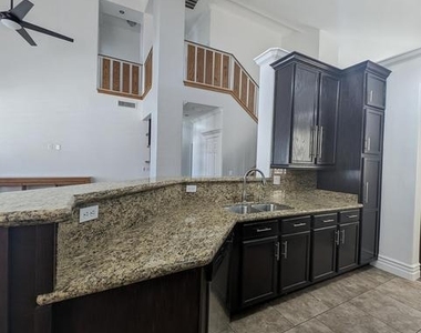 650 W Kent Place - Photo Thumbnail 14
