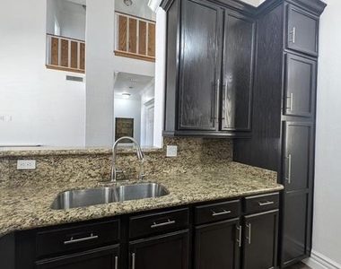 650 W Kent Place - Photo Thumbnail 15