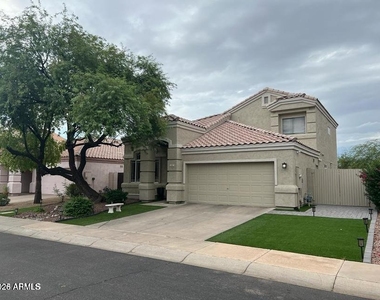 650 W Kent Place - Photo Thumbnail 1