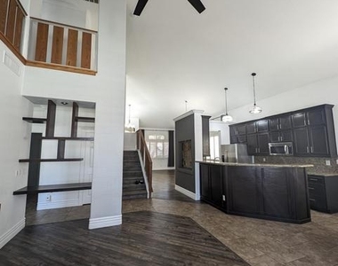 650 W Kent Place - Photo Thumbnail 18