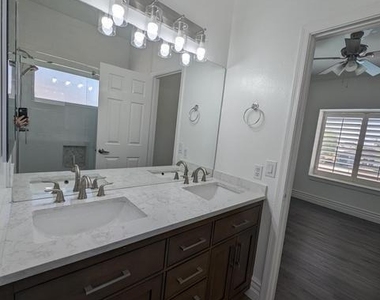650 W Kent Place - Photo Thumbnail 35