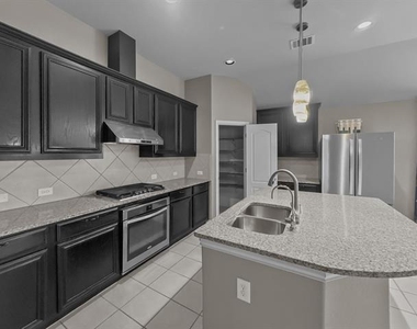 3205 Ridgeway Drive - Photo Thumbnail 9