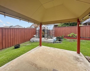 3205 Ridgeway Drive - Photo Thumbnail 24
