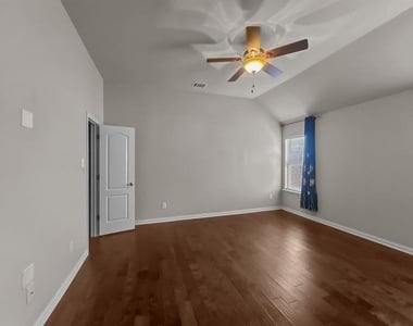 3205 Ridgeway Drive - Photo Thumbnail 21
