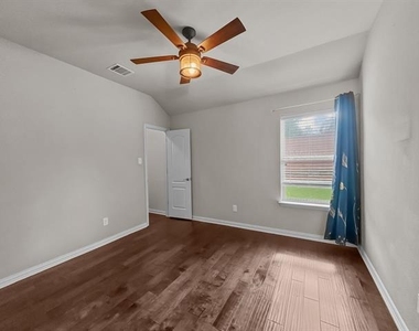 3205 Ridgeway Drive - Photo Thumbnail 13