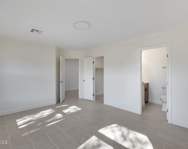 6934 W Mclellan Road - Photo Thumbnail 6
