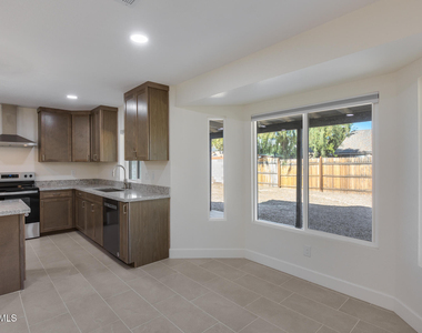 6934 W Mclellan Road - Photo Thumbnail 13