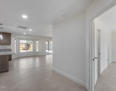 6934 W Mclellan Road - Photo Thumbnail 3