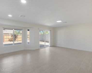 6934 W Mclellan Road - Photo Thumbnail 10