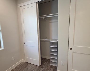 16715 E Parkview Avenue - Photo Thumbnail 13