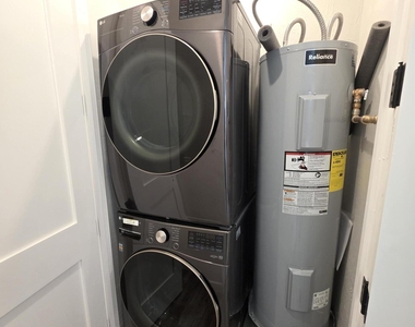 16715 E Parkview Avenue - Photo Thumbnail 19