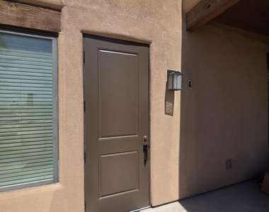 16715 E Parkview Avenue - Photo Thumbnail 3