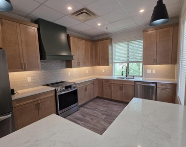 16715 E Parkview Avenue - Photo Thumbnail 8