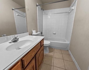 5530 Greensboro Drive - Photo Thumbnail 9