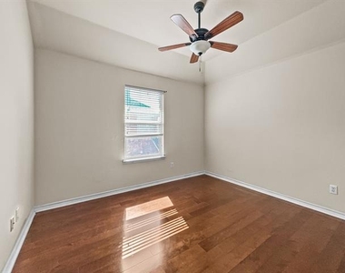 5530 Greensboro Drive - Photo Thumbnail 15
