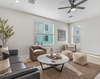 2601 E Clarendon Avenue - Photo Thumbnail 11