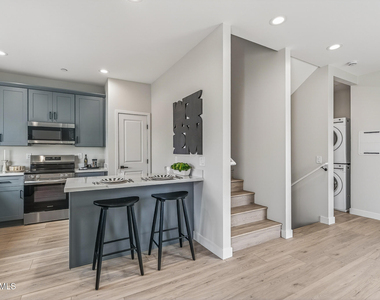 2601 E Clarendon Avenue - Photo Thumbnail 17