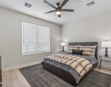 2601 E Clarendon Avenue - Photo Thumbnail 30