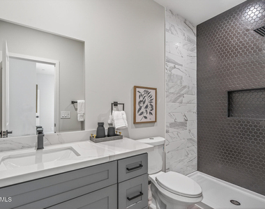 2601 E Clarendon Avenue - Photo Thumbnail 29