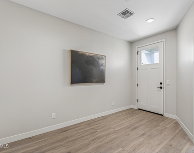 2601 E Clarendon Avenue - Photo Thumbnail 3