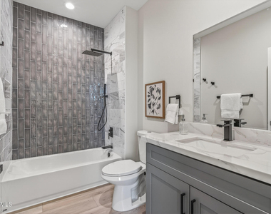 2601 E Clarendon Avenue - Photo Thumbnail 26