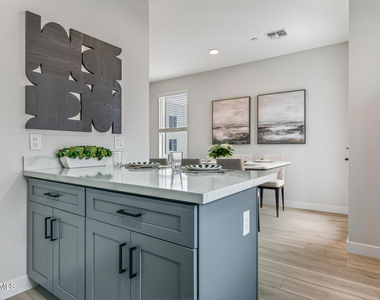 2601 E Clarendon Avenue - Photo Thumbnail 18