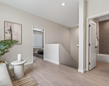 2601 E Clarendon Avenue - Photo Thumbnail 25
