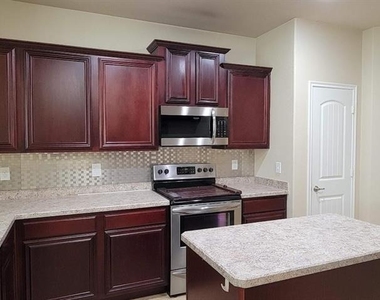 130 Meadow Crest Drive - Photo Thumbnail 9