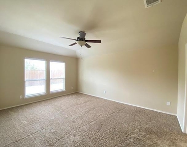 130 Meadow Crest Drive - Photo Thumbnail 13