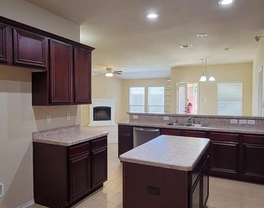 130 Meadow Crest Drive - Photo Thumbnail 7