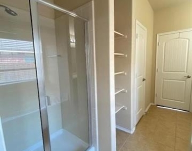 130 Meadow Crest Drive - Photo Thumbnail 15