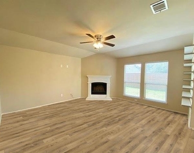 130 Meadow Crest Drive - Photo Thumbnail 5