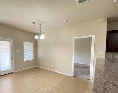 130 Meadow Crest Drive - Photo Thumbnail 12
