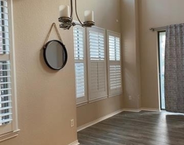 2018 Azure Pointe - Photo Thumbnail 4