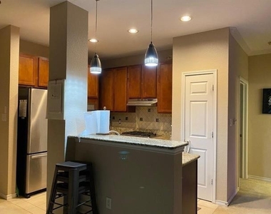 2018 Azure Pointe - Photo Thumbnail 6
