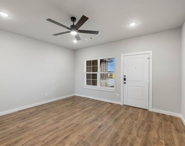 4267 Clovis Court - Photo Thumbnail 5